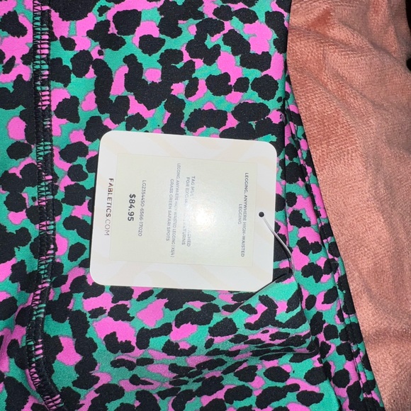 🎉HOST PICK TOGETHER WE POSH🎉NWT Fabletics Anywhere High Waisted Leggings (XS4) - Picture 2 of 2